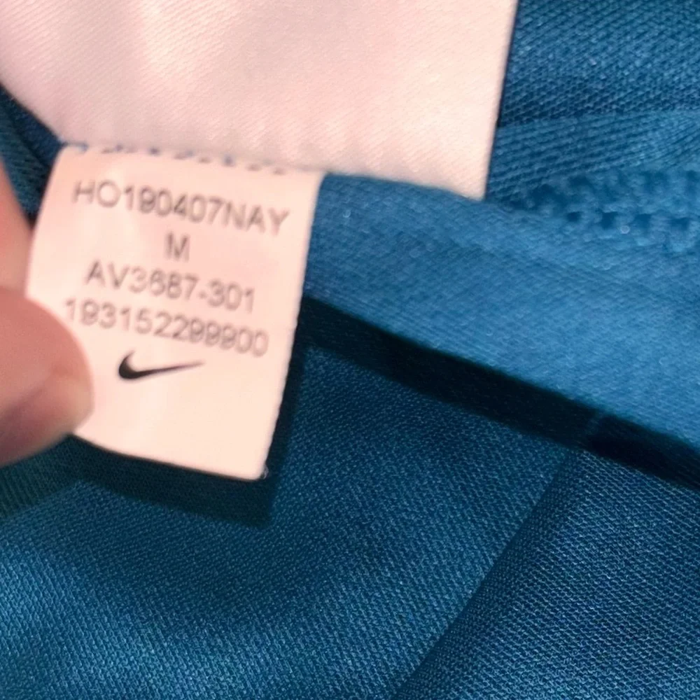 Nike women’s medium dri-fit sleeveless blue print golf/tennis/athletic top